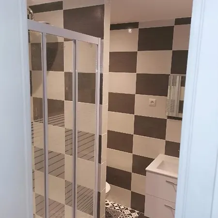 Centre Renoves Апартаменты Конфолан