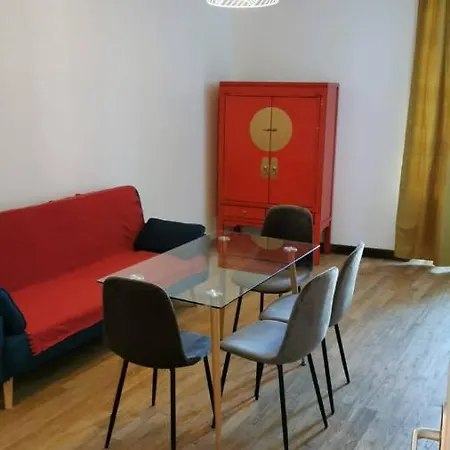 Centre Renoves Апартаменты Конфолан