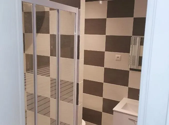 Centre Renoves Апартаменты Конфолан